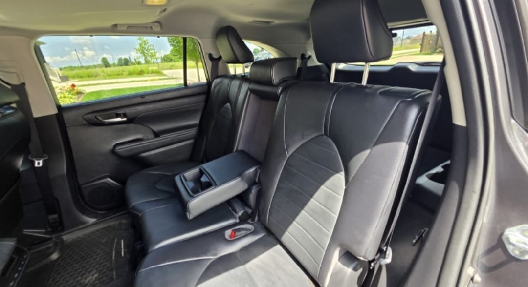 Grey 2022 Highlander XLE interior detail